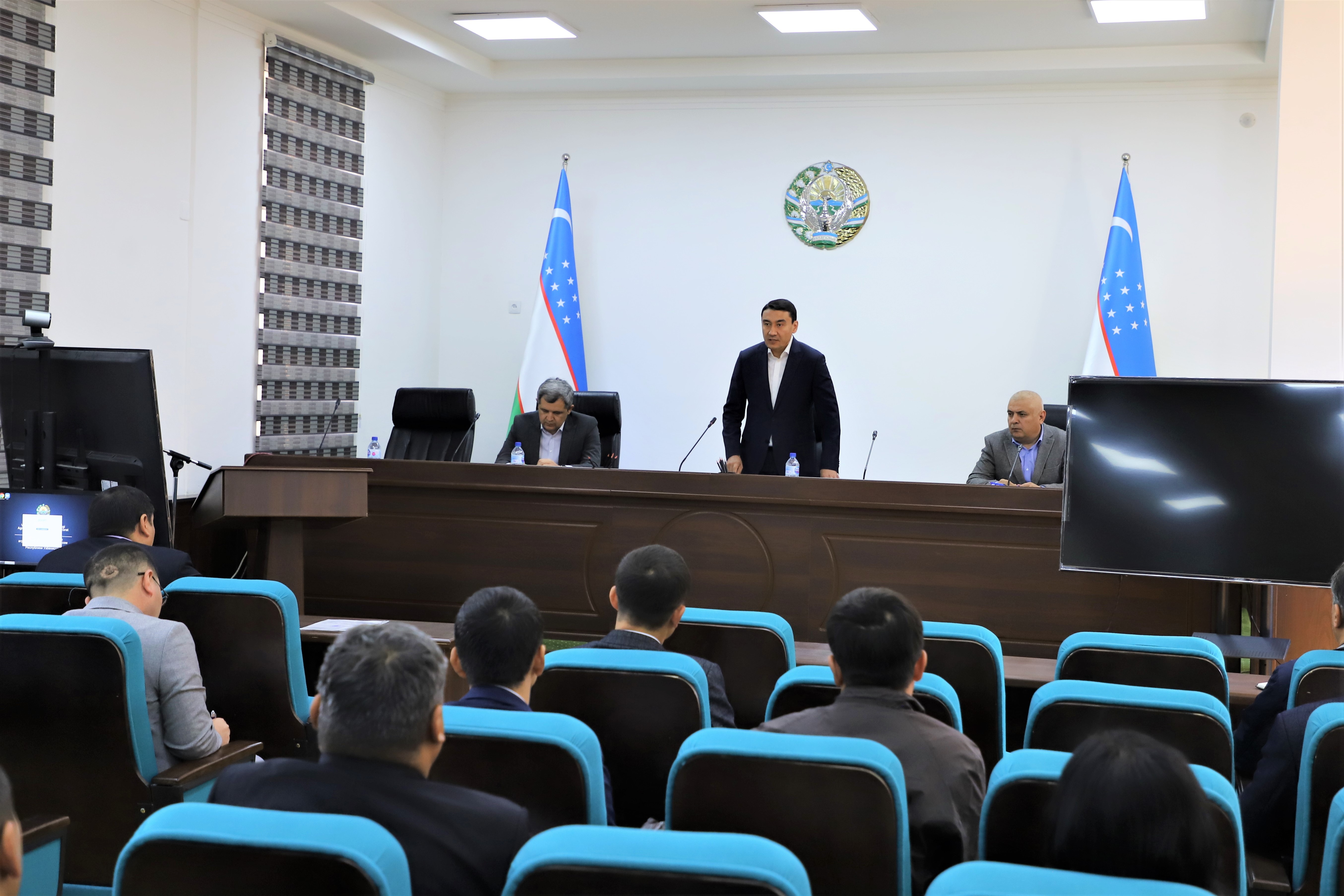 Korrupsiyaga qarshi kurashish: qonunchilik, amaliyot va xodimlarning majburiyatlari