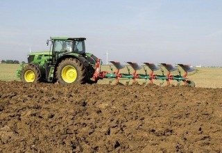 2021 йил ҳосили учун кузги шудгорлаш ишларида 4 000 га яқин юқори унумли ҳайдов тракторлари иштирок этади